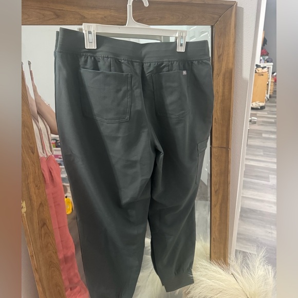BNWT Women’s FIGS High Waisted Zamora Jogger Scrub Pants- Bonsai - Picture 5 of 5